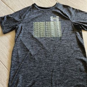 Under Armour Youth XL Shirt EUC